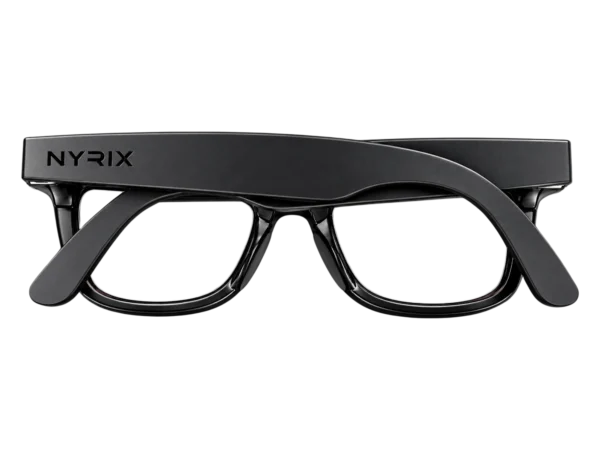 Lunettes connectées NYRIX Smart Glasses pliées, monture noire, logo NYRIX sur la branche